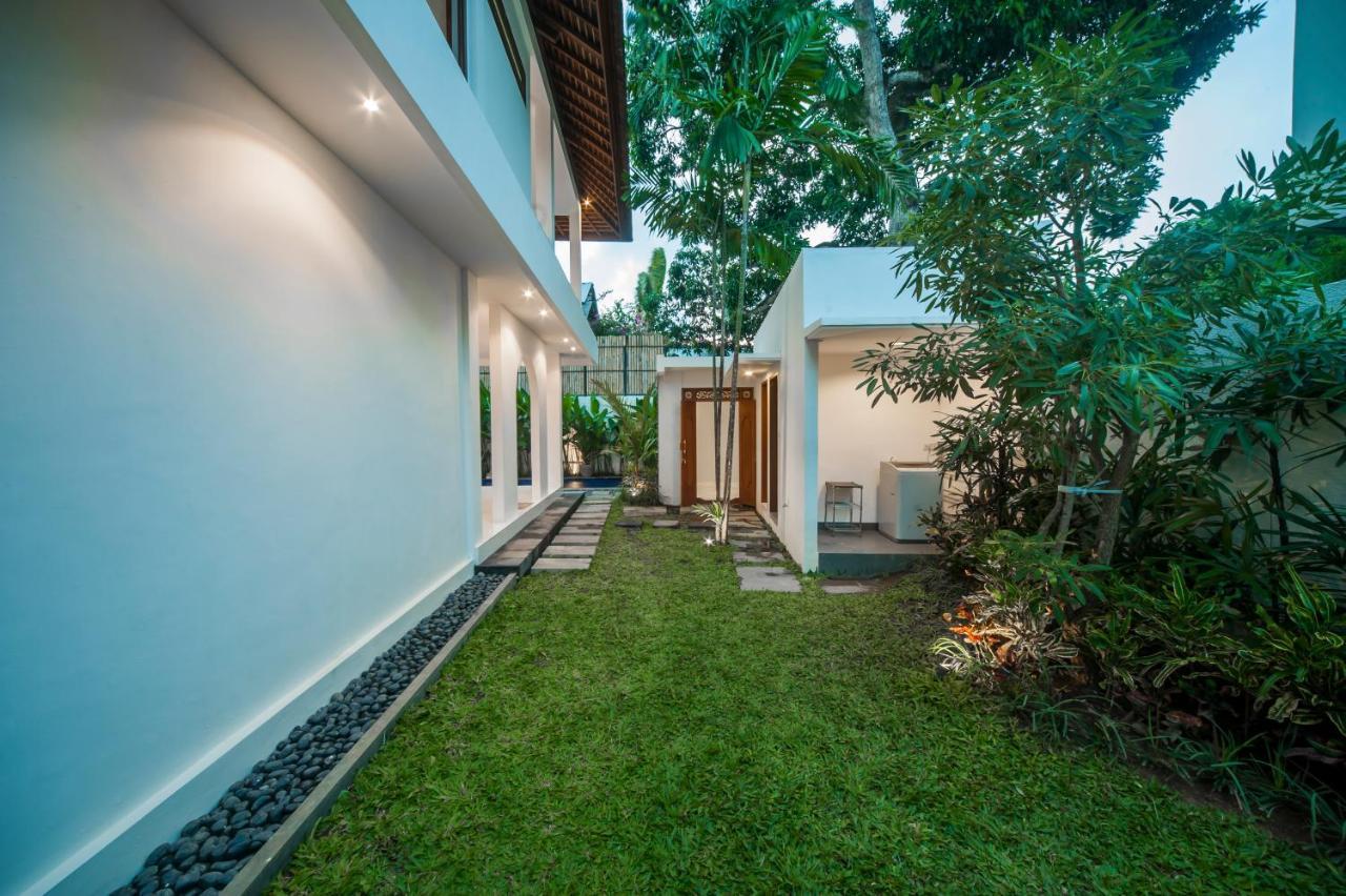 Villa Pearl Seminyak Exterior photo